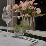 Western Baars Hotel