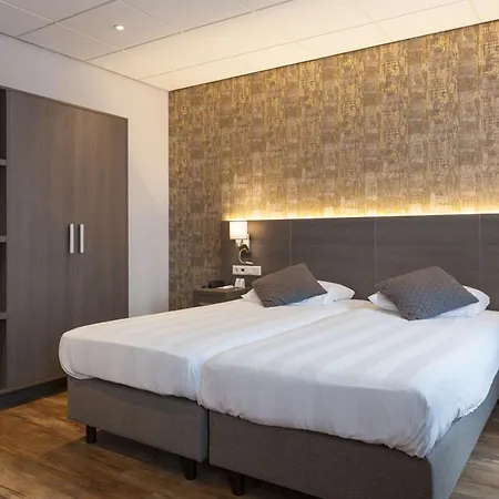 Western Baars 4*