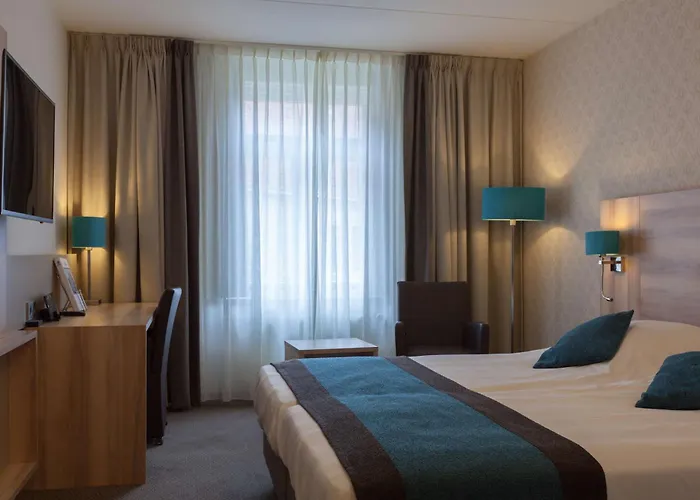 Отель Western Baars 4*